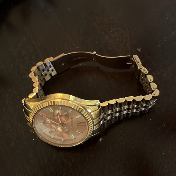 Michael Kors ladies watch. - Picture 6 of 6